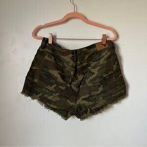 american eagle green camo high waisted shorts